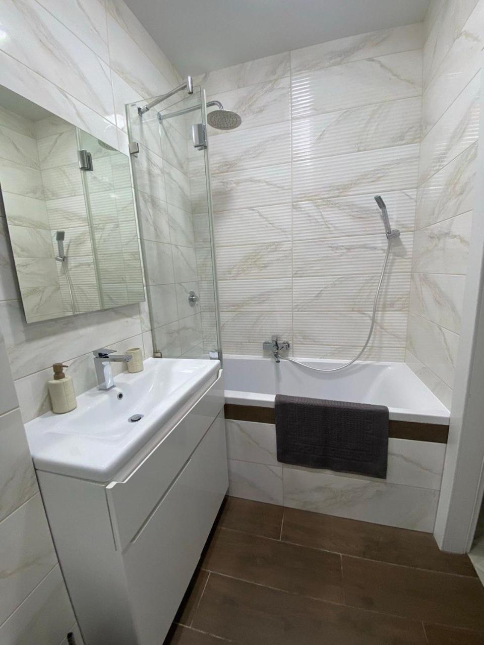 Avalon Time Apartment Lviv Luaran gambar